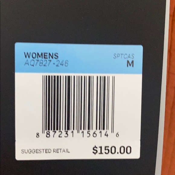 NIKE WOMEN'S TECH PACK WINDRUNNER JACKET Pumpkin - Picture 2 of 8